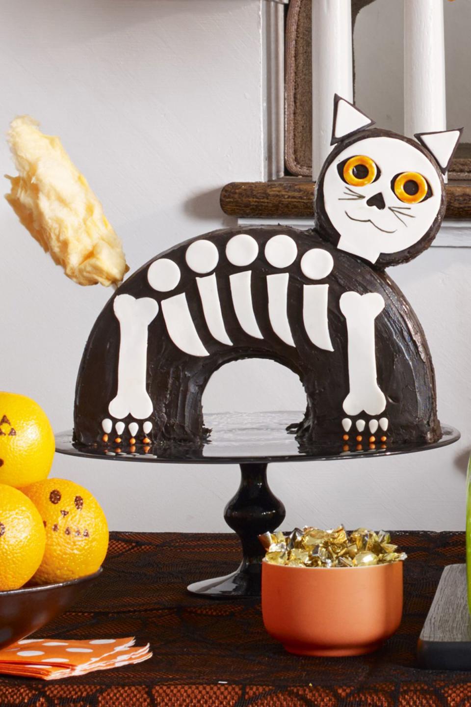 Halloween Cat Cake