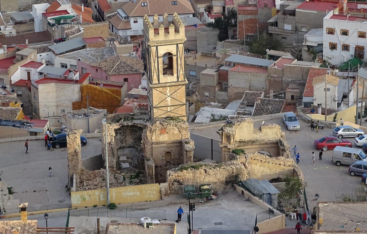 Iglesia de San Pedro en Lorca dañada a causa del terremoto de 2011. <a href="https://commons.wikimedia.org/wiki/File:Iglesia_de_San_Pedro_Lorca.jpg" rel="nofollow noopener" target="_blank" data-ylk="slk:Bic / Wikimedia Commons;elm:context_link;itc:0;sec:content-canvas" class="link ">Bic / Wikimedia Commons</a>, <a href="http://creativecommons.org/licenses/by-sa/4.0/" rel="nofollow noopener" target="_blank" data-ylk="slk:CC BY-SA;elm:context_link;itc:0;sec:content-canvas" class="link ">CC BY-SA</a>