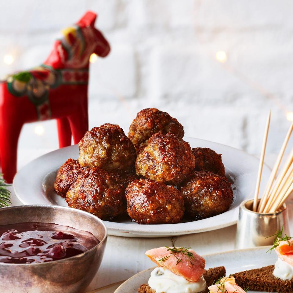 swedish meatballs with lingonberry sauce