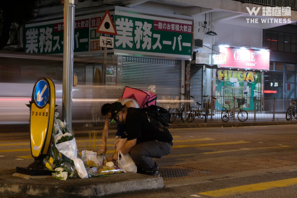 事發當日，一名路人頭部重創死亡，有市民晚上到出事地點路祭。（資料圖片）