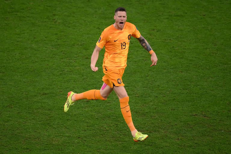 Wout Weghorst ingresó en el complemento y le complicó el panorama a la selección argentina con dos goles