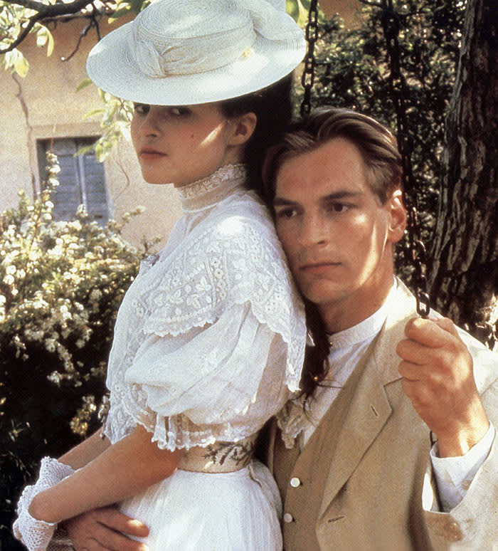 Julian Sands en la película Una habitación con vistas 