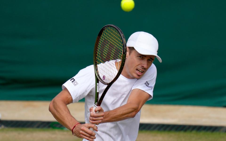 De Minaur plays to Cristian Garin in the fourth round at Wimbledon 2022 - Kirsty Wigglesworth/AP