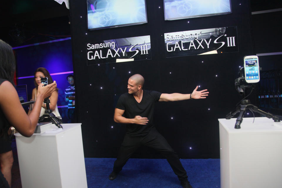 DALLAS, TX - AUGUST 18: Actor Mark Salling celebrates Samsung Galaxy S III held at Avenu Lounge on August 18, 2012 in Dallas, Texas. (Photo by Peter Larsen/Getty Images for Samsung)