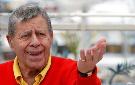 FILE PHOTO - Cast member Jerry Lewis poses during a photocall for the film "Max Rose" at the 66th Cannes Film Festival in Cannes, France on May 23, 2013. REUTERS/Regis Duvignau/File Photo