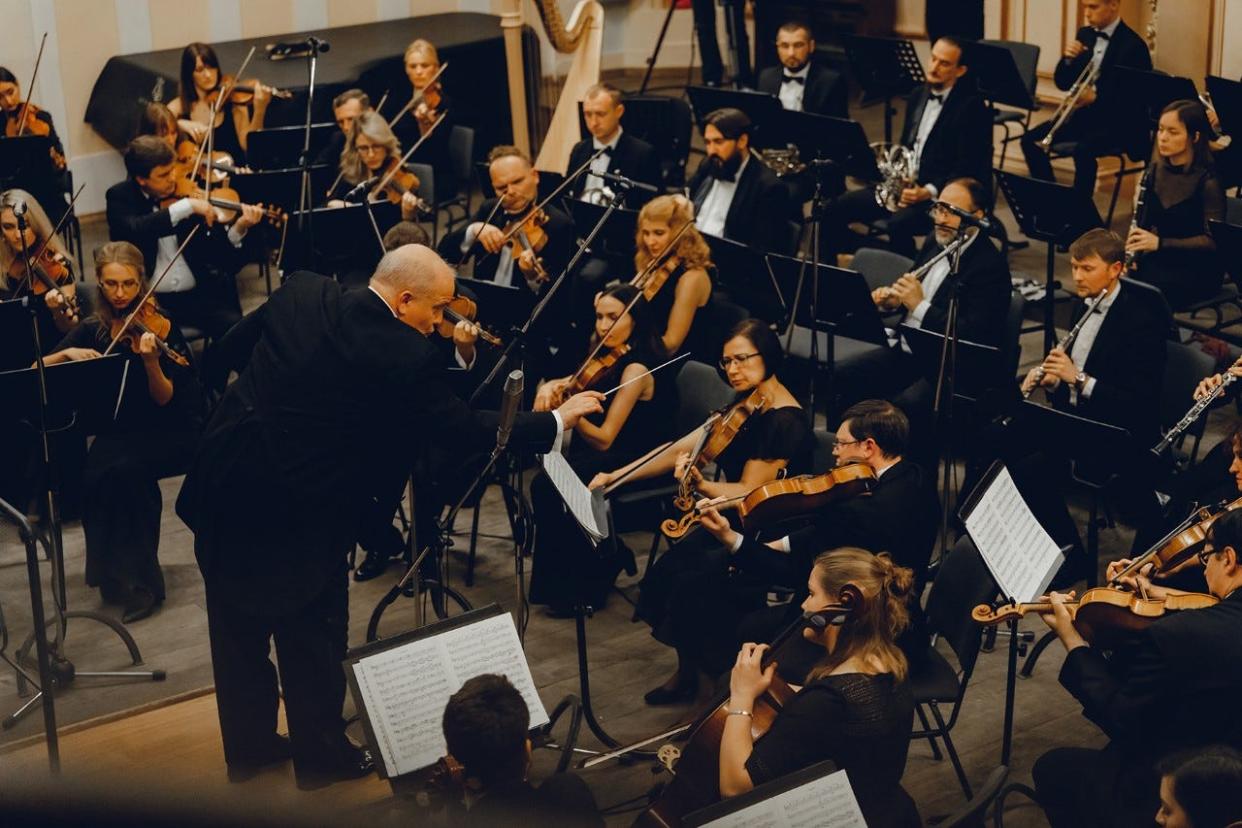 Theodore Kuchar leads the Lviv National Philharmonic Orchestra of Ukraine in a program for the Sarasota Concert Association.