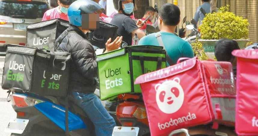 美食外送員的打氣舉動，讓哭泣的女網友得到激勵。（示意圖／報系資料照）