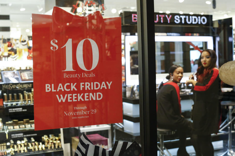 Sephora employees look at the camera at the Newport Mall during Black Friday Sales on November 27, 2015 in Jersey City, New Jersey. (Photo: Kena Betancur/Getty Images)