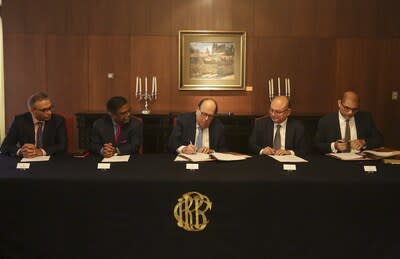  Mr. Gunveer Singh, Chief General Manager in Charge Department of Payment and Settlement Systems, Reserve Bank of India (RBI); Shri. Vishvas Vidu Sapkal, Ambassador of India in Peru; Mr. Julio Velarde, Governor of the Central Reserve Bank of Peru (BCRP); Mr. Paul Castillo, General Manager of the Central Reserve Bank of Peru (BCRP); Mr. Ritesh Shukla, Chief Executive Officer, NPCI International Payments Limited (NIPL)