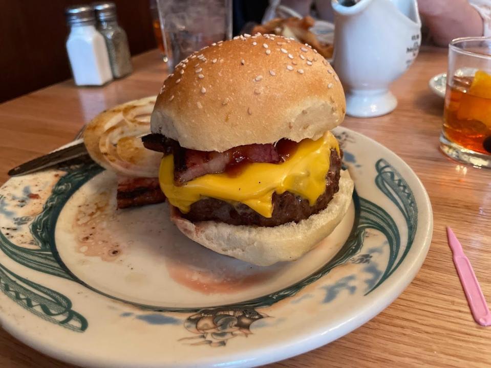 burger from Peter Luger