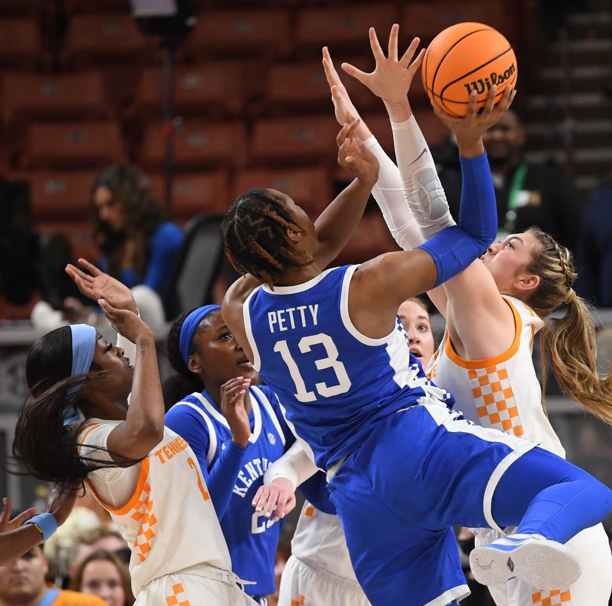 Tennessee Lady Vols basketball vs. Kentucky in SEC Tournament Score