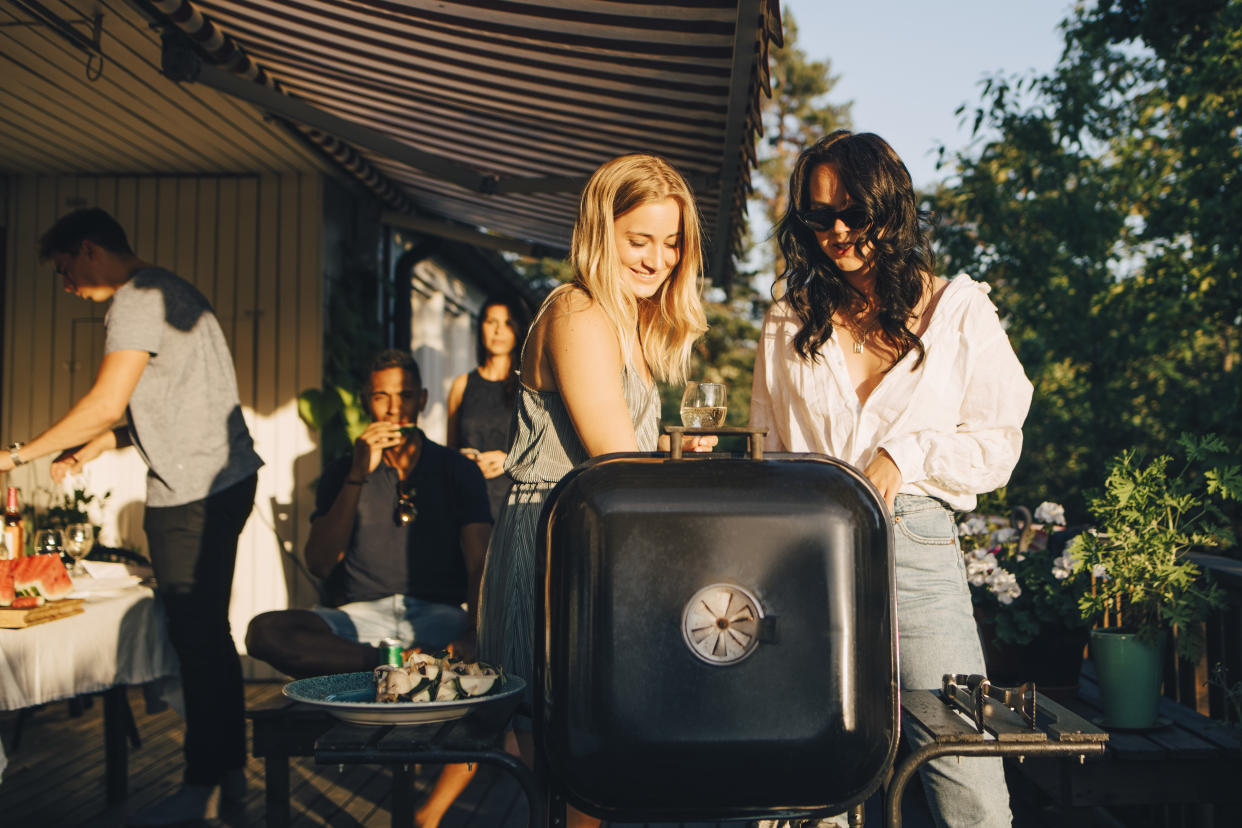 Amateurs de viande, le barbecue à charbon de Weber est en promo pour les ventes flashs d'Amazon