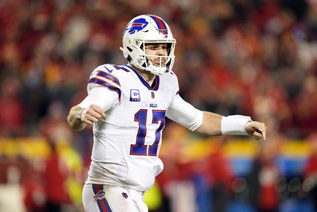 Josh Allen finds Gabriel Davis for 3rd TD pass to give Bills late lead