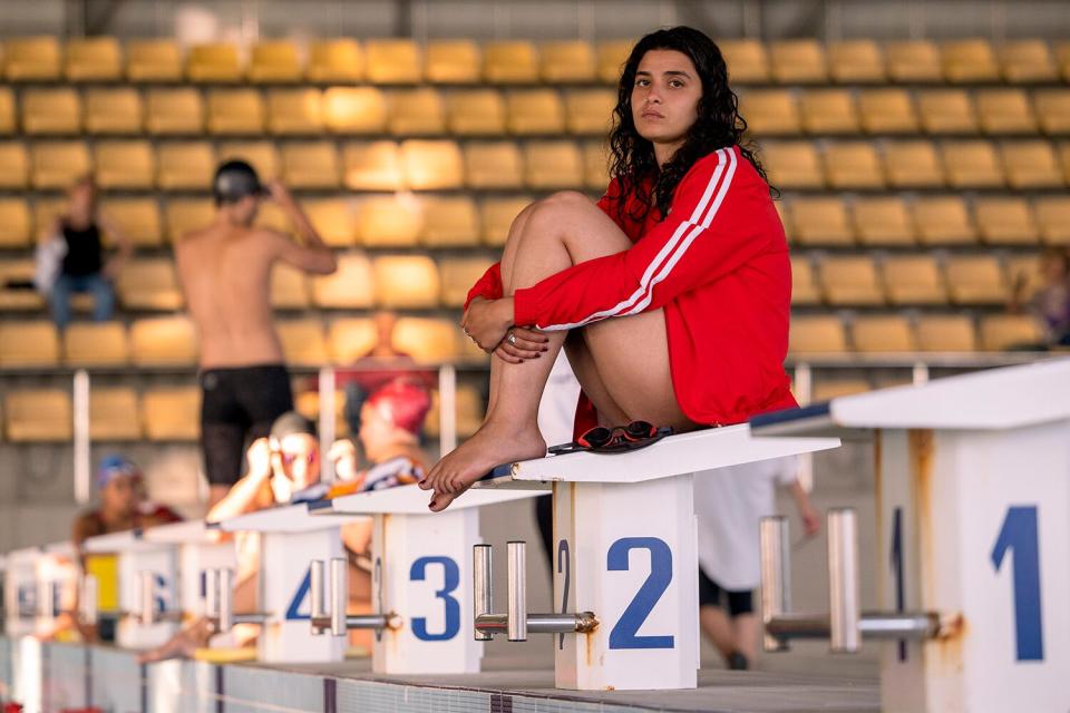 The Swimmers. Manal Issa as Sara Mardini in The Swimmers. Cr. Ali Güler/Netflix © 2022