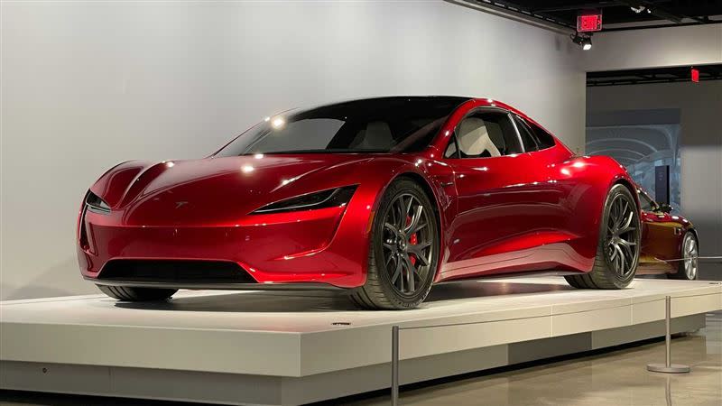 特斯拉Roadster目前在加州的彼得森汽車博物館進行展覽。（圖／翻攝自Tesla官網）