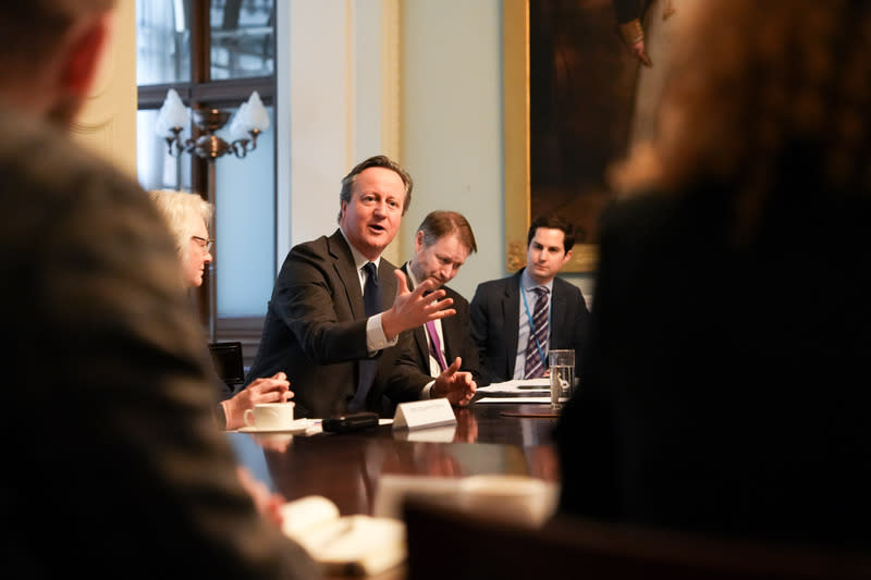 英外相卡麥隆首訪印太  與泰國深化經濟安全連結 英國外交大臣卡麥隆20日將前往泰國訪問，簽署「英 泰戰略夥伴路徑圖」，雙方擬在安全防衛、科技、投 資貿易等領域強化合作。這是卡麥隆去年11月接任外 相後，首次出訪印太區域。 （英國外交部提供） 中央社記者陳韻聿倫敦傳真  113年3月20日 