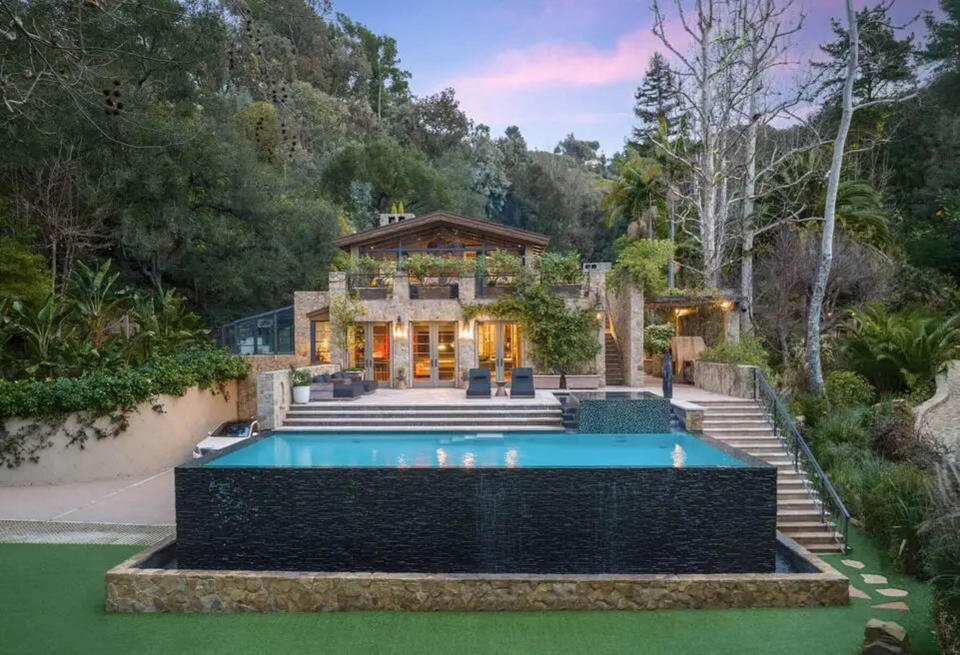 42,5 Millionen Dollar will Jennifer Lopez mit dieser Villa erzielen (Bild: ddp images)