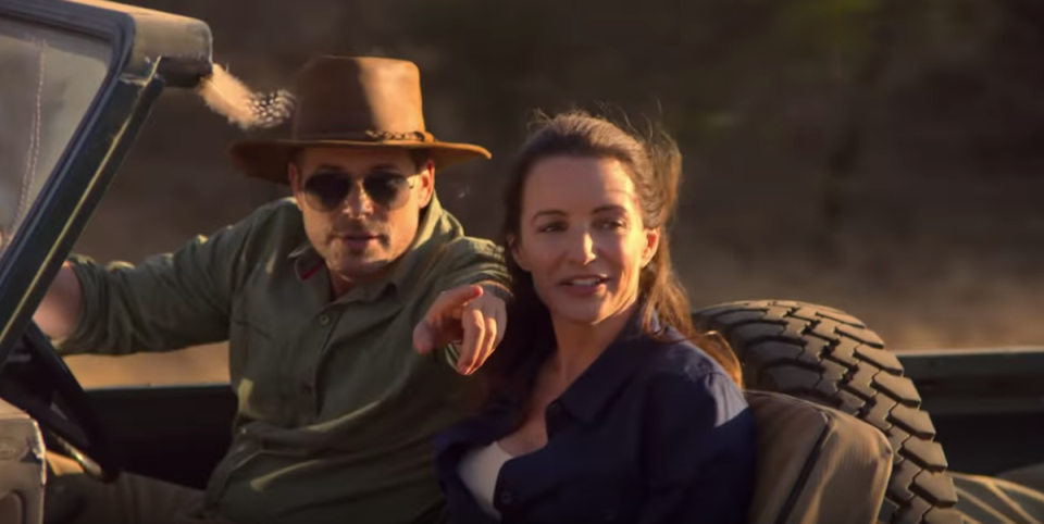 Rob Lowe and Kristin Davis in Holiday in the Wild