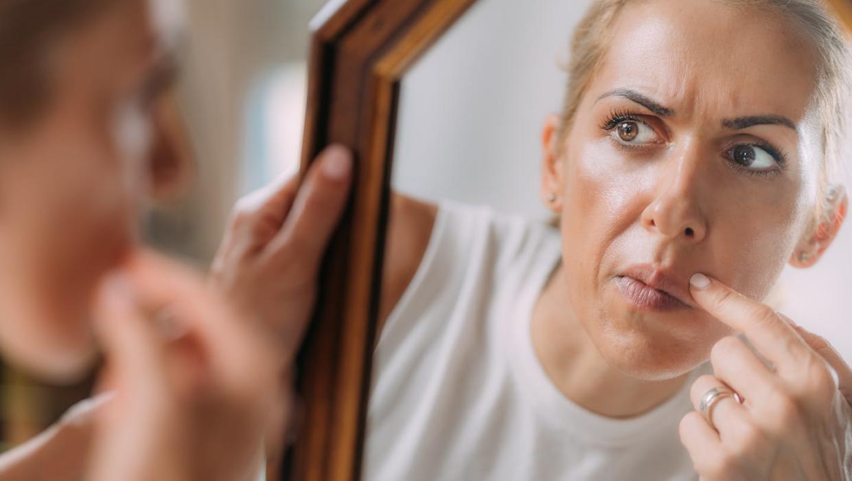 Those with body dysmorphic disorder often check themselves – and their perceived defects. <a href="https://www.gettyimages.com/detail/photo/woman-with-bdd-body-dysmorphic-disorder-royalty-free-image/1360144717" rel="nofollow noopener" target="_blank" data-ylk="slk:Stevica Mrdja/EyeEm via Getty Images;elm:context_link;itc:0;sec:content-canvas" class="link ">Stevica Mrdja/EyeEm via Getty Images</a>