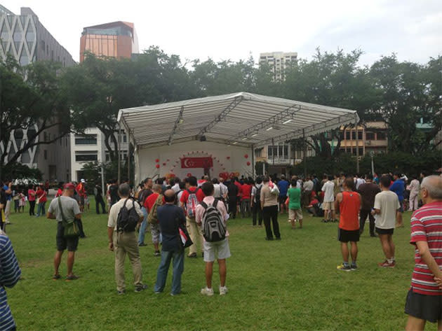 People at the Speaker's Corner at Hong Lim Park on 9 August 2013. (Yahoo! photo)