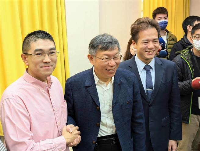前台北市長、台灣民眾黨主席柯文哲（左2）在立法委員邱臣遠（左3）陪同下，9日上午拜會基隆市長謝國樑（左1）。（張志康攝）