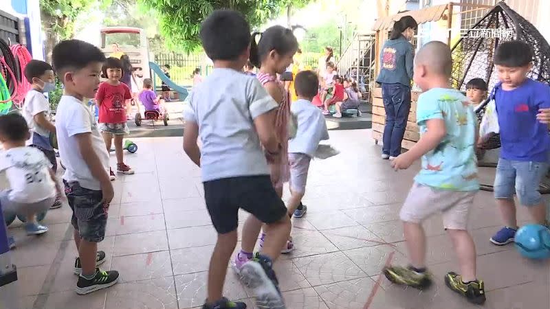 網友認為幼兒園學費太貴，直呼「難怪生育率這麼慘…」（示意圖／資料照）