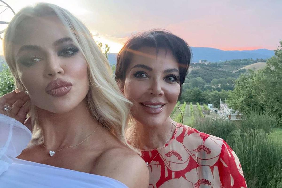 Khloé Kardashian Poses with Mom Kris Jenner During Italy Vacation: 'Me ...