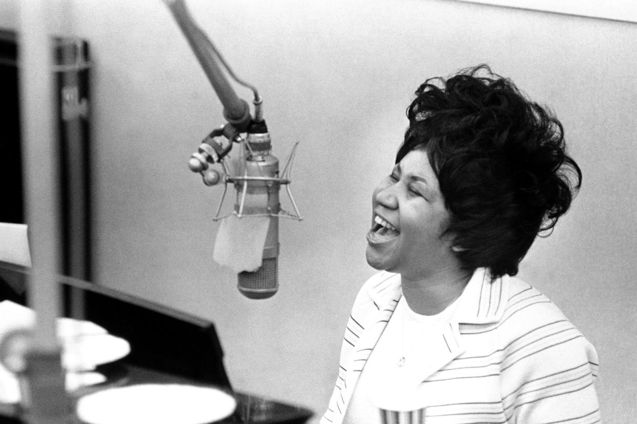 "Queen of Soul" Aretha Franklin in a recording session on Jan. 10, 1969, in New York. She told Jet magazine in 1970 that she was interested in paying the bail for activist Angela Davis. (Photo: Michael Ochs Archives via Getty Images)