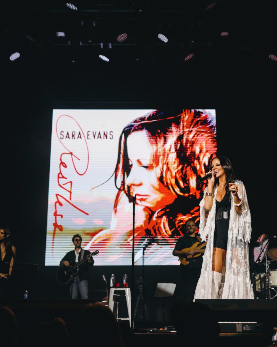 Sara Evans celebrates the 20th anniversary of her album "Restless" at The Ryman Auditorium