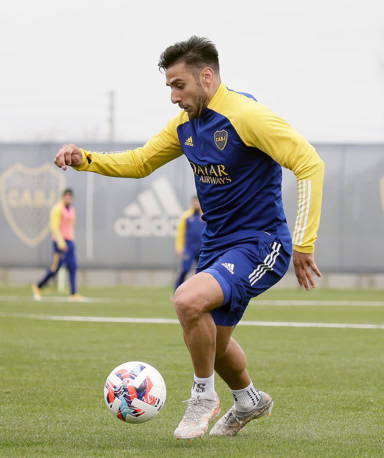 Eduardo Salvio - 
Entrenamiento de Boca Juniors - 
Centro de Entrenamiento de Boca Juniors en Ezeiza - 