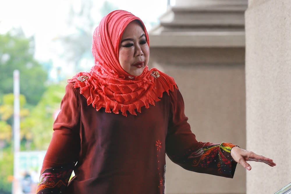 Former auditor-general Tan Sri Madinah Mohamad arrives at the Kuala Lumpur High Court February 18, 2020. ― Picture by Ahmad Zamzahuri