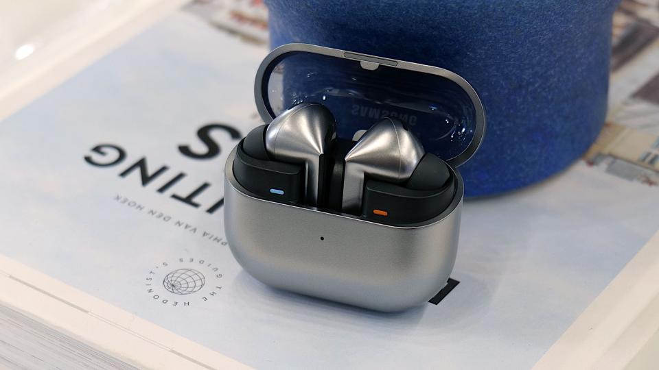 <p>The Galaxy Buds 3 Pro in the case.</p>
