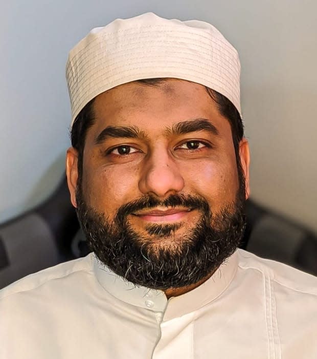 Aarij Anwer, interim imam and Islamic education co-ordinator with the London Muslim Mosque, says getting vaccinated against COVID-19 won't interfere with fasting during Ramadan. (Submitted by Aarij Anwer - image credit)