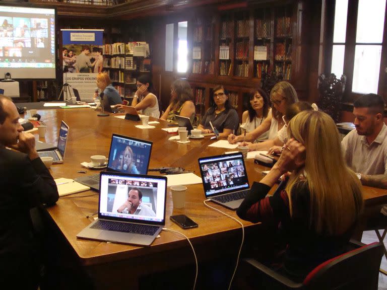 Representantes de escuelas de diferentes lugares del mundo hicieron una puesta en común de los problemas de violencia en la Tercera Jornada Internacional del Método Mónica Toscano Prevention In Act