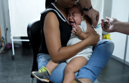 Brasil ataca a Venezuela mientras el sarampión se propaga a través de la frontera