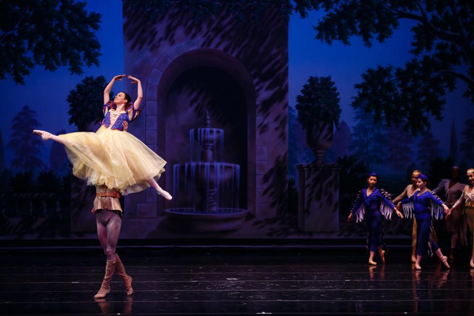Dancers perform during the dress rehearsal for Ballet Des Moines in 2017.