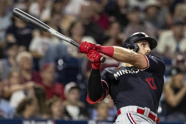 Yankees' Joey Gallo exits with injury after botching key play