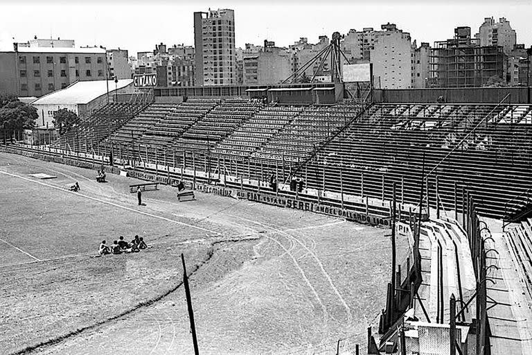 Los tablones de Ferro en los ochentas eran tan identificables como las tribunas de los grandes estadios del fútbol argentino.