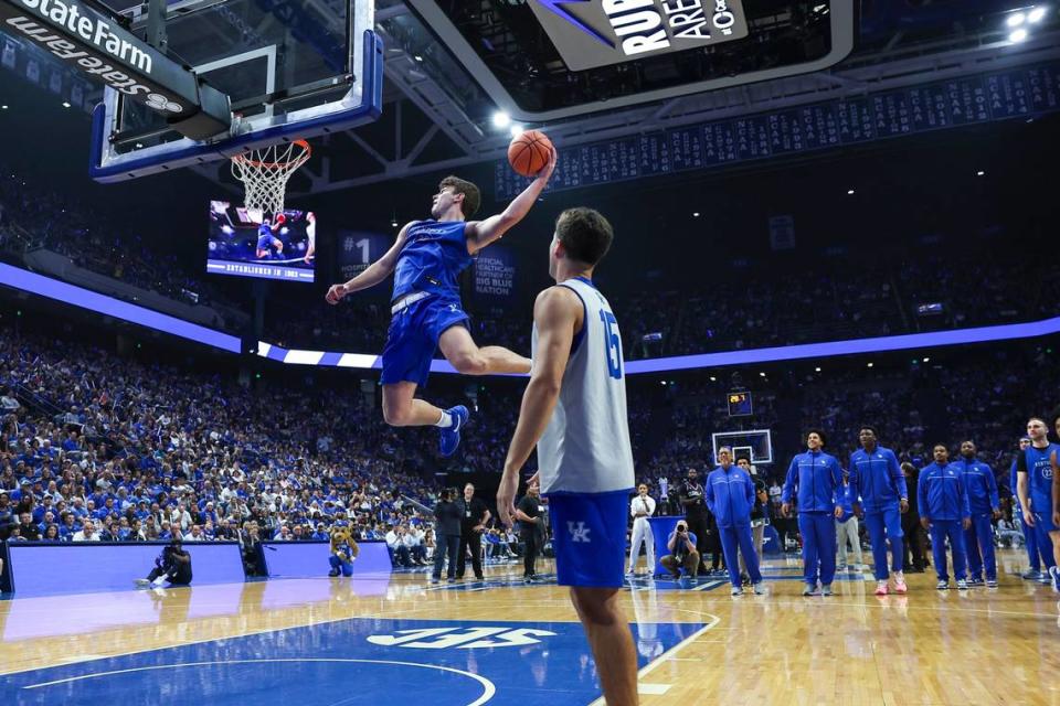 Kentucky freshman guard Joey Hart won the men’s slam-dunk contest during Big Blue Madness.