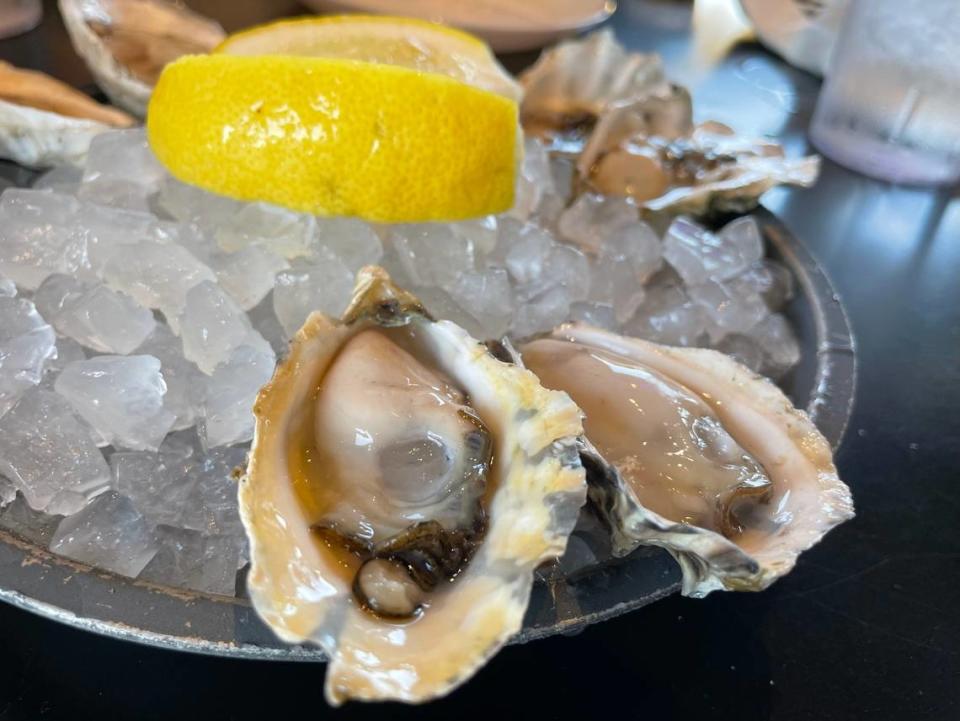 Oyster Bar’s titular shellfish comes from both U.S. coasts. Benjy Egel/begel@sacbee.com