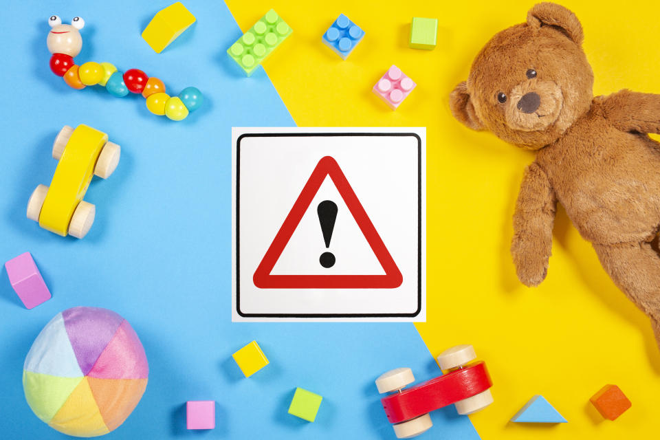 Eine von drei neuen Produktwarnungen gilt für Kinderspielzeug. (Beispielbild/Bild: Getty Images/Montage: Yahoo)