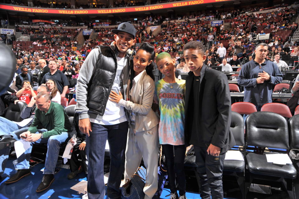 PHILADELPHIA, PA - MARCH 16: Actor Will Smith with wife Jada Pinkett Smith and their children Jaden and Willow attend the game between the Miami Heat and the Philadelphia 76ers on March 16, 2012 at the Wells Fargo Center in Philadelphia, Pennsylvania.  NOTE TO USER: User expressly acknowledges and agrees that, by downloading and/or using this Photograph, user is consenting to the terms and conditions of the Getty Images License Agreement. Mandatory Copyright Notice: Copyright 2012 NBAE   (Photo by Jesse D. Garrabrant/NBAE via Getty Images)