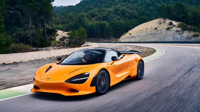 The McLaren 720S Spider Is Poised to Give Porsche and Ferrari a Fight –  Robb Report