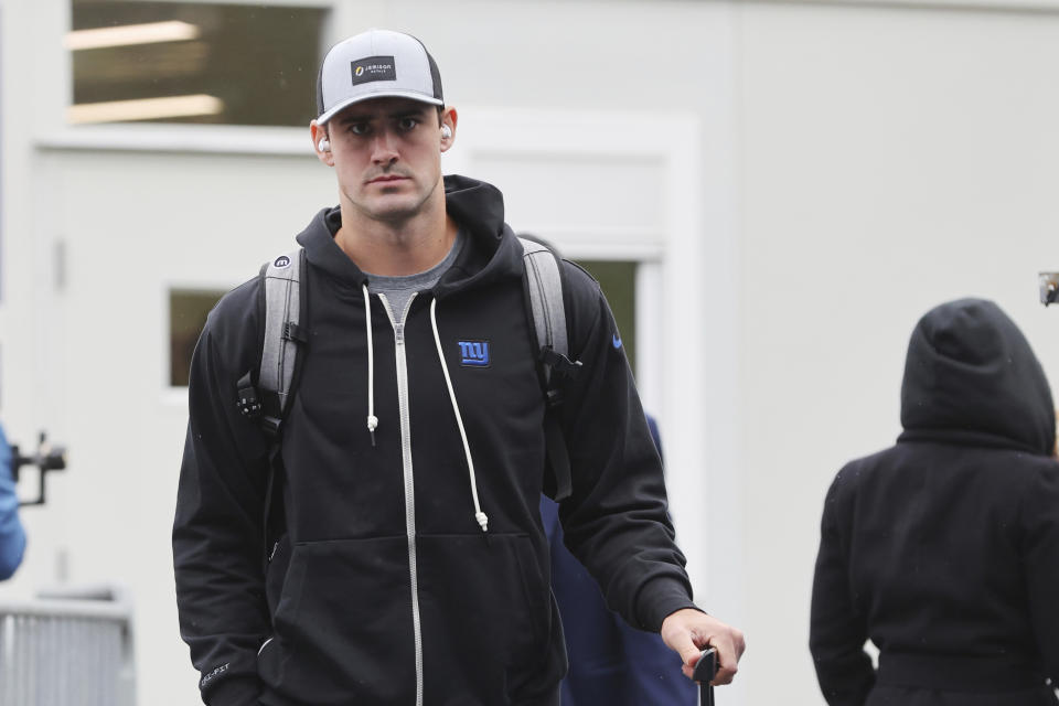 New York Giants quarterback Daniel Jones arrives for an NFL football game against the Buffalo Bills in Orchard Park, N.Y., Sunday Oct. 15, 2023. (AP Photo/ Jeffrey T. Barnes)