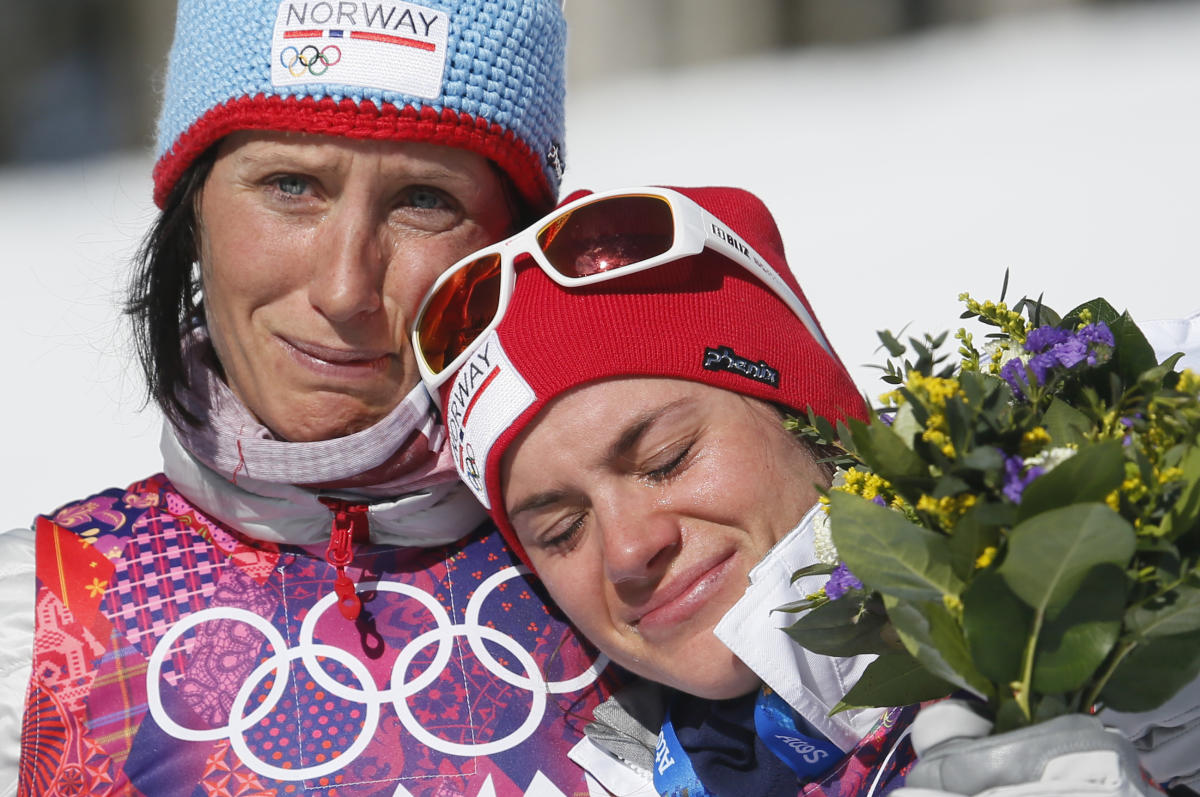 Bjoergen wins women's 15K skiathlon at Sochi Games