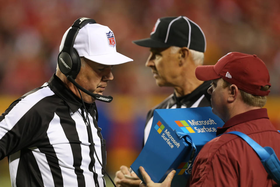 A Mardi Gras float will mock NFL referee Bill Vinovich, left, and his crew's non-call in the NFC title game.  (Getty Images)