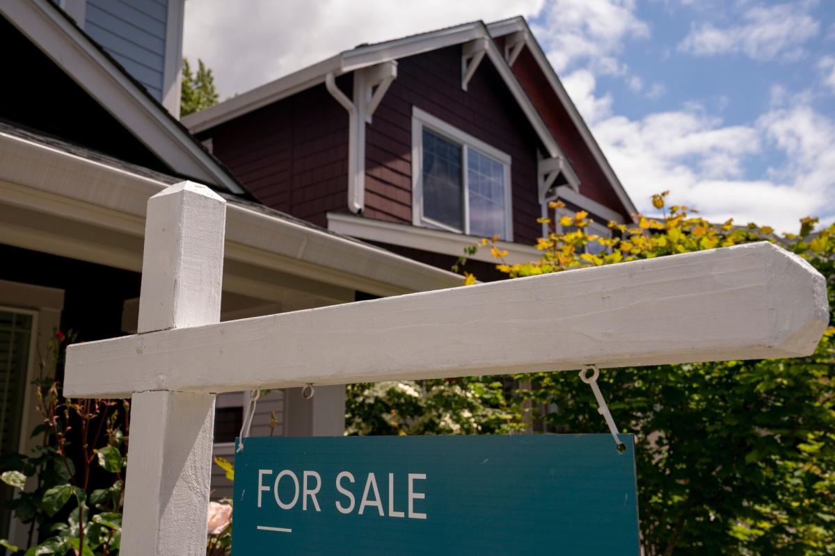 US Existing-Home Sales Slide to Lowest Level Since October