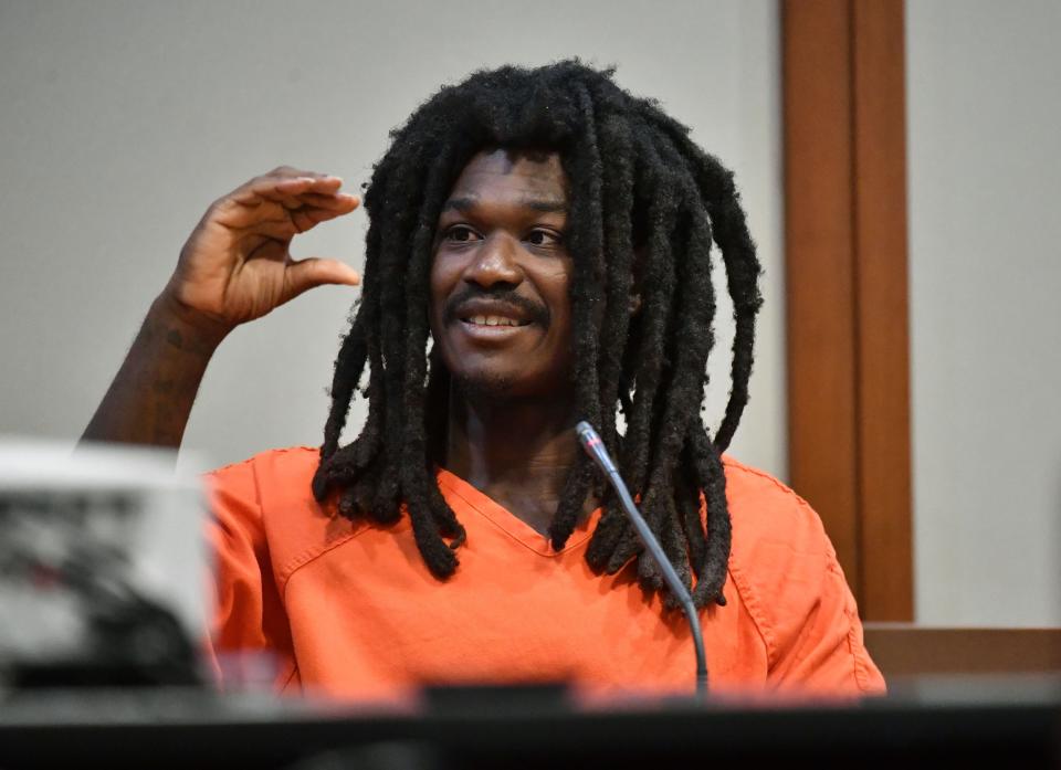 During his testimony on Monday, Sept. 12, 2022, witness Charron Martin describes the wad of dollar bills that Davion Lee took from Christopher Ramos during a robbery in 2019. Co-defendants, Sean Thomas and Davion Lee, are on trial in connection to 2019 murder of Christopher Ramos in Sarasota. 