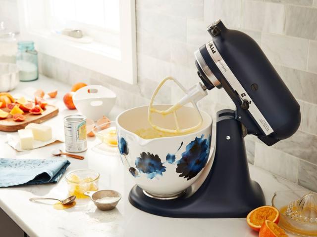 KitchenAid Now Offers Customized Stand Mixers, and They're Here Just in  Time for Holiday Gifting and Baking