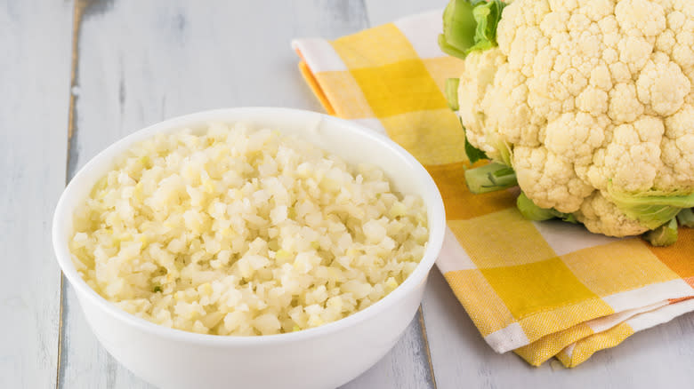 Cauliflower rice with head